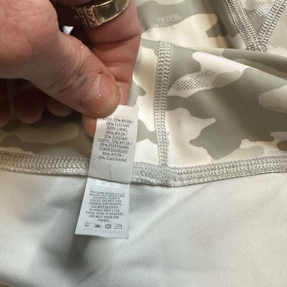 AERIE Women’s Gray Camo Chill. Play. Move. High Waisted Pocket Legging Size Larg - Picture 4 of 6